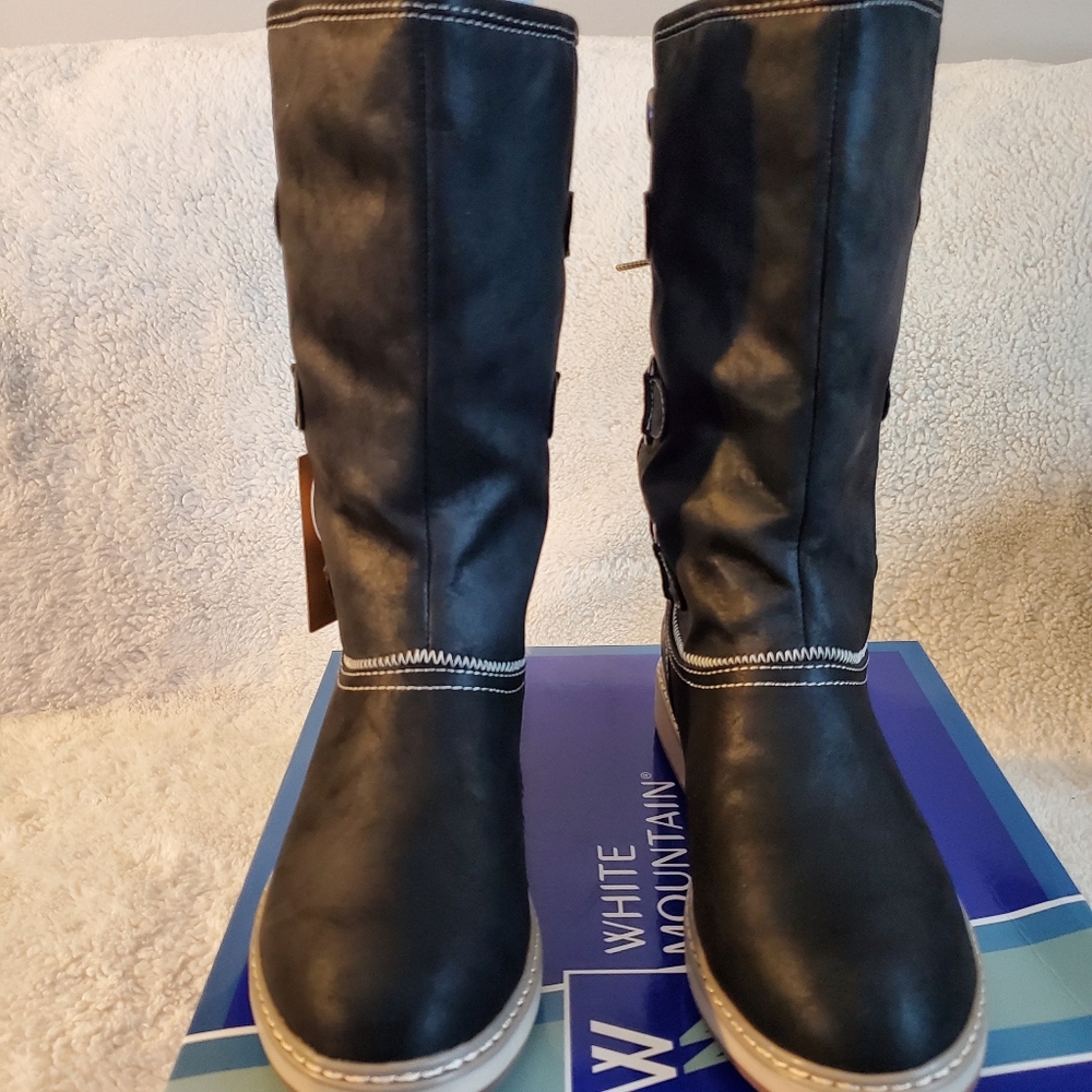 Black winter boots